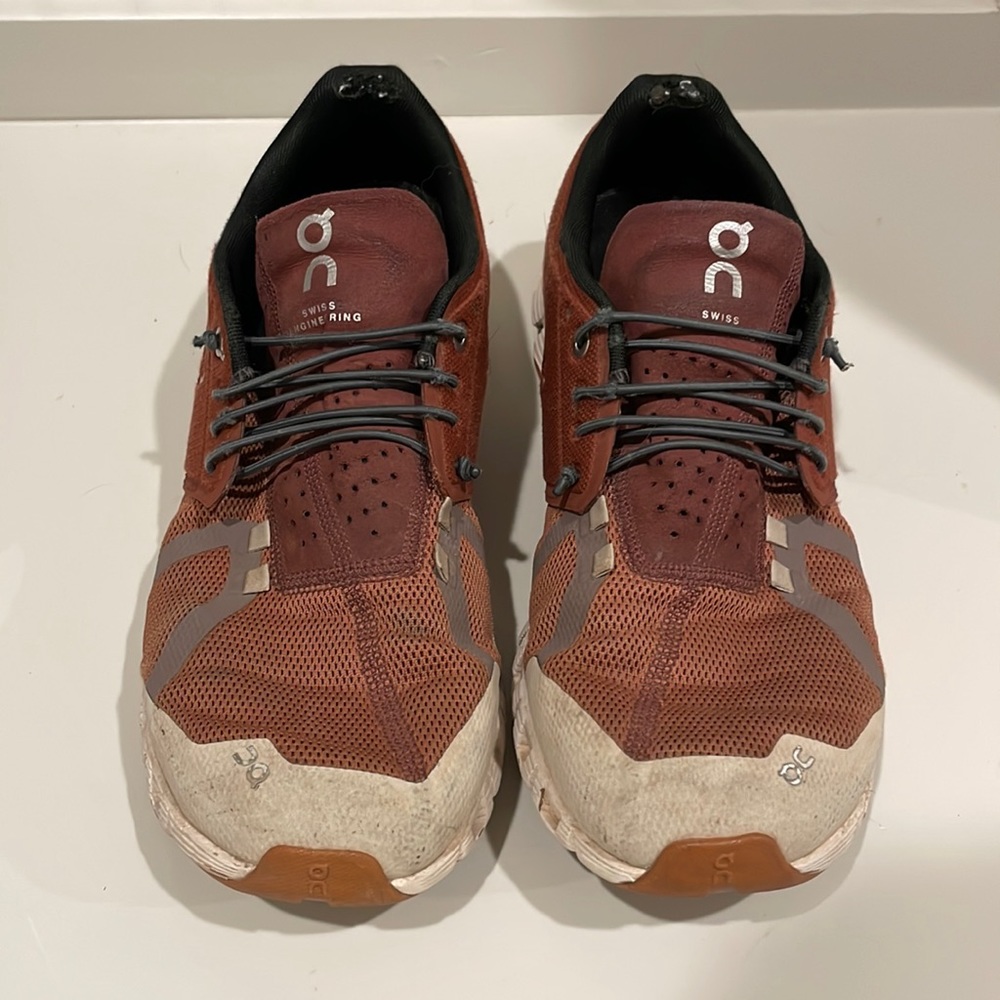 On Running Cloud Mens Size 10.5 Shoe